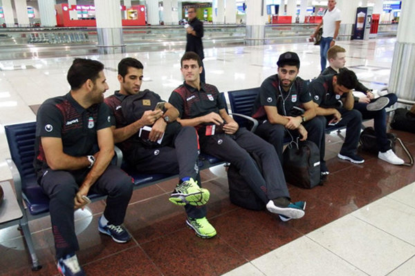 تیم ملی فوتبال راهی عمان شدند