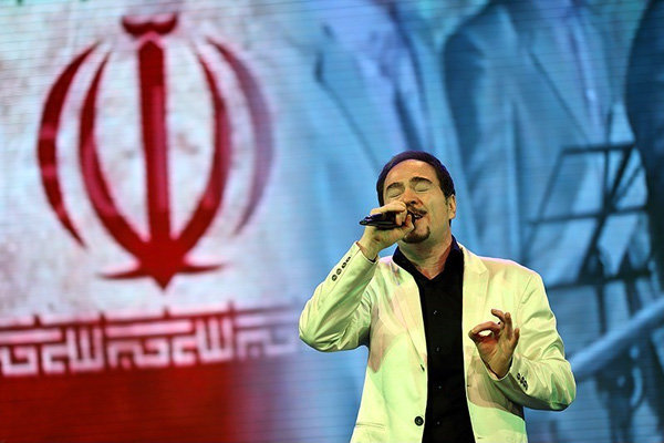 آقای بنان شما با همین ترانه هم در تاریخ ماندید؛ عاشق و دلبسته این خاکم آقای بنان شما با همین ترانه هم در تاریخ ماندید؛ عاشق و دلبسته این خاکم