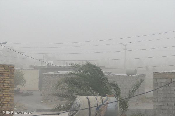 وزش شدید باد همراه با گرد و غبار زنجان را فرا می گیرد