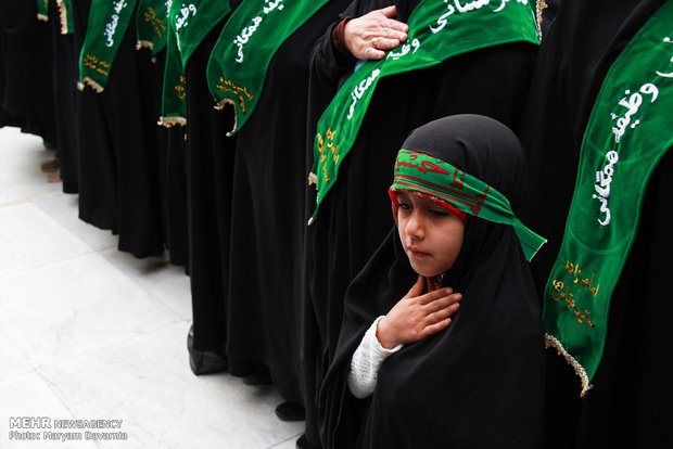 تجمع عزاداران حسینی با نوای "لبیک یا حسین"