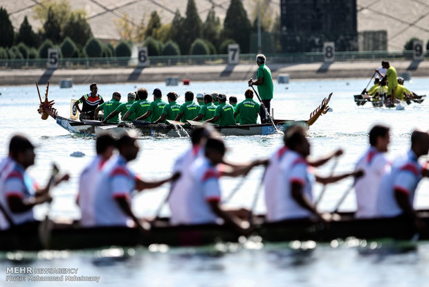Dragon boat competitions in Tehran
