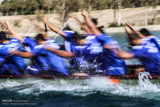 Dragon boat competitions in Tehran