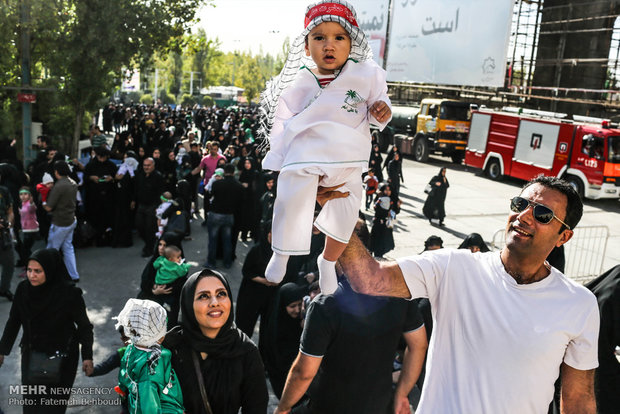 همایش شیرخوارگان حسینی در تهران