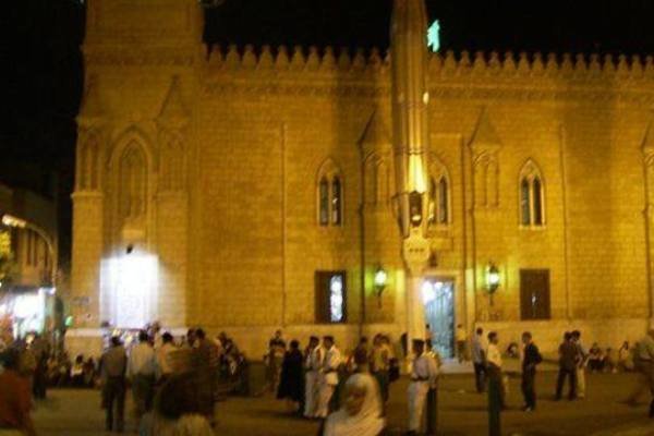 السلطات المصرية تقرر إغلاق مسجد الإمام الحسين (ع) في القاهرة
