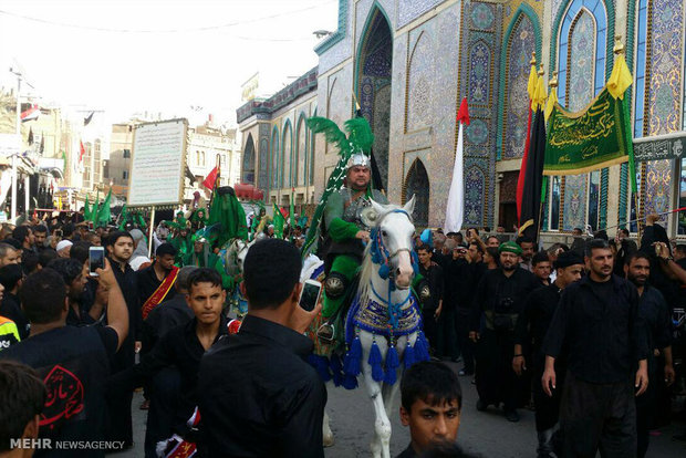 حضور زائران حرم مطهر حسینی در کربلای معلی