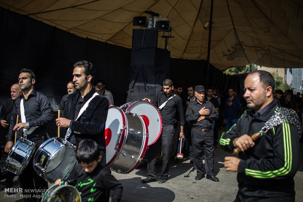 The mournful youth for Imam Hussain