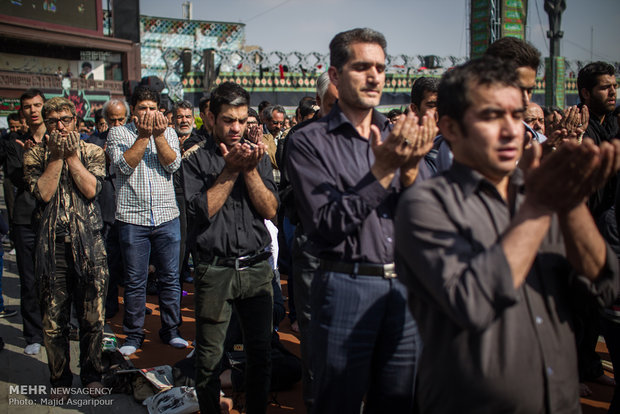 The mournful youth for Imam Hussain