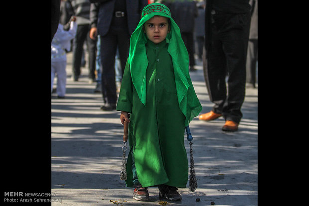 Children in mourning for Imam Hussain