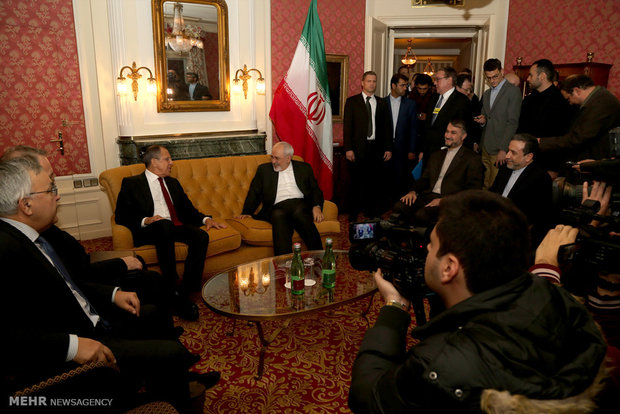 وصول وزير الخارجية الايراني والوفد المرافق له الى فيينا ومحادثاته مع نظيريه الامريكي والروسي
