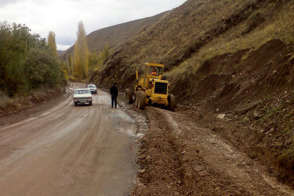 راه های دسترسی به ۳ روستا در منطقه الموت شرقی بازگشایی شد