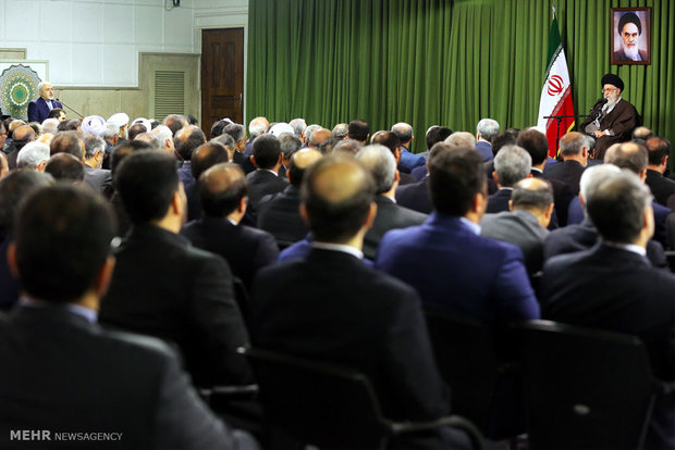 لقاء وزير الخارجية وسفراء ايران مع قائد الثورة الاسلامية