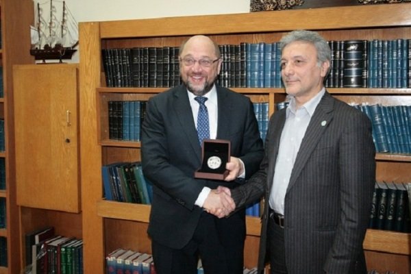 رئیس پارلمان اروپا با رئیس دانشگاه تهران دیدار کرد