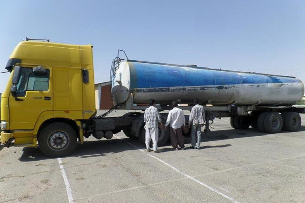 ۲۰۰۰ ليتر گازوئيل قاچاق در تاکستان توقيف شد