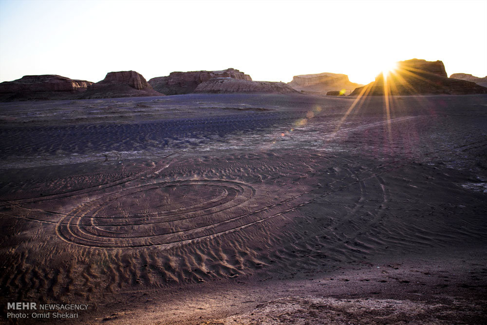 برهوتی از سردرگمی در کویر شهداد/ آلودگی تنها نتیجه گردشگری