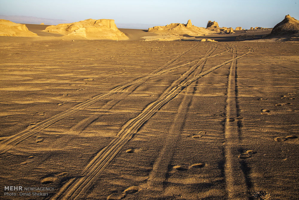برهوتی از سردرگمی در کویر شهداد/ آلودگی تنها نتیجه گردشگری
