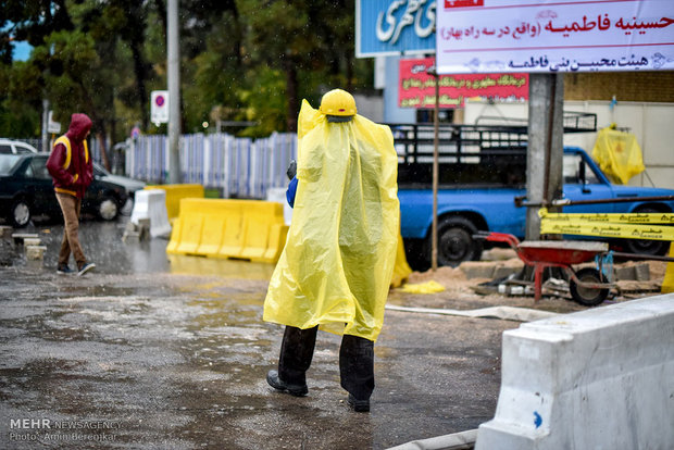 بارش باران و آبگرفتگی معابر در شیراز