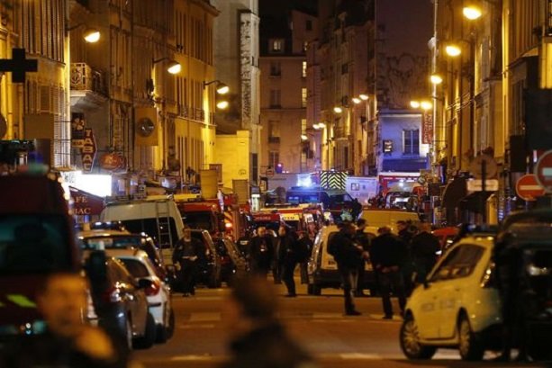 First moments after terrorist attacks in Paris 