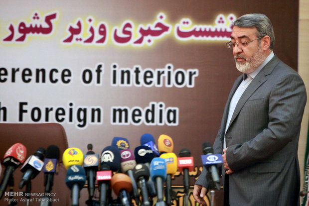 Interior min. press conf. with foreign media