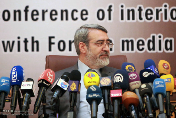 Interior min. press conf. with foreign media