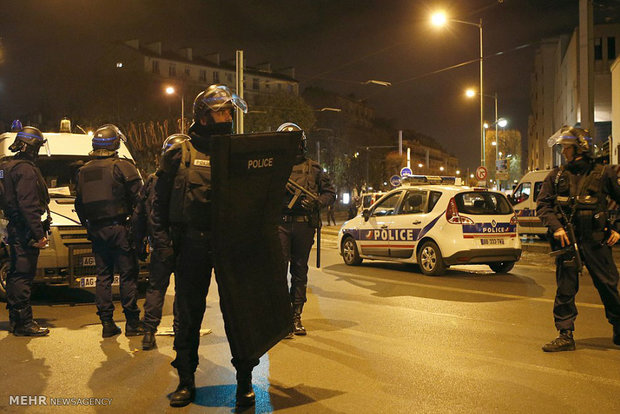 پیرس حملوں کے بعد فرانس میں سیکورٹی اقدامات پر سوالیہ نشان  