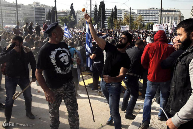 احتجاجات اليونان