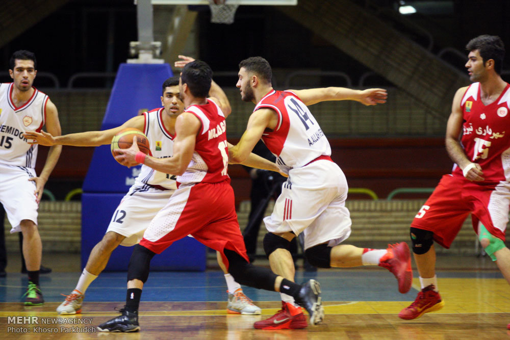 دیدار تیم های بسکتبال شیمیدر و شهرداری تبریز