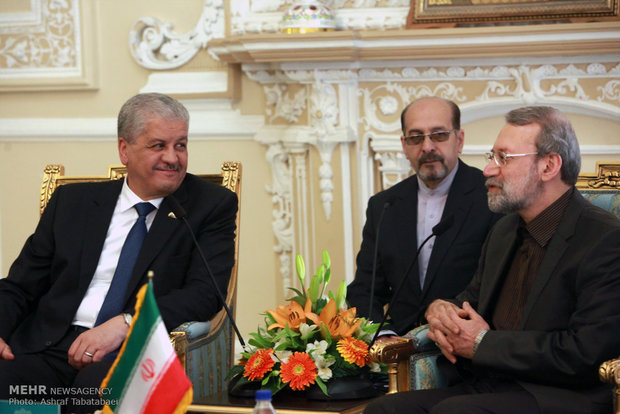 Larijani meets Algeria PM