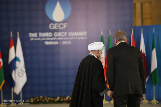 Rouhani meets world leaders in summit of GECF