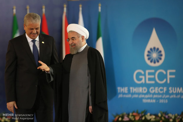 Rouhani meets world leaders in summit of GECF