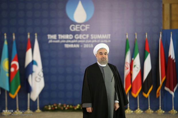 Rouhani meets world leaders in summit of GECF