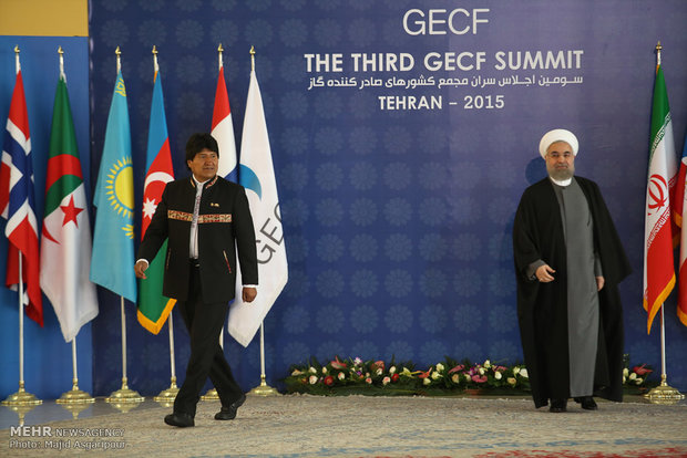 Rouhani meets world leaders in summit of GECF