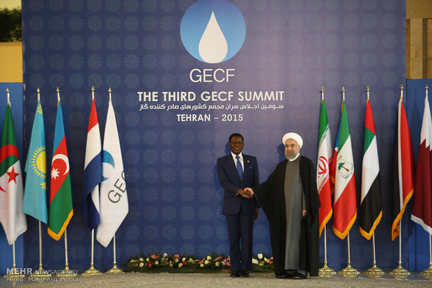 Rouhani meets world leaders in summit of GECF