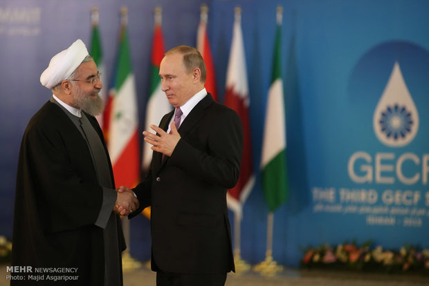 Rouhani meets world leaders in summit of GECF