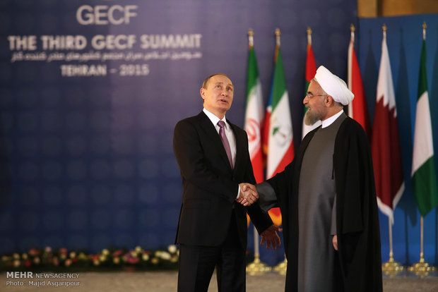 Rouhani meets world leaders in summit of GECF