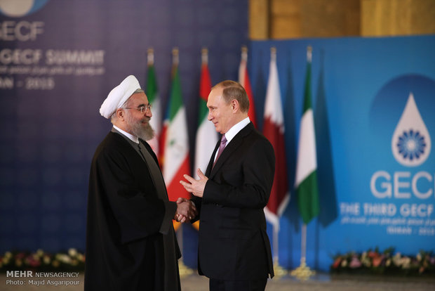 Rouhani meets world leaders in summit of GECF