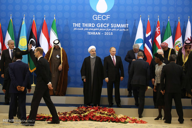 Rouhani meets world leaders in summit of GECF