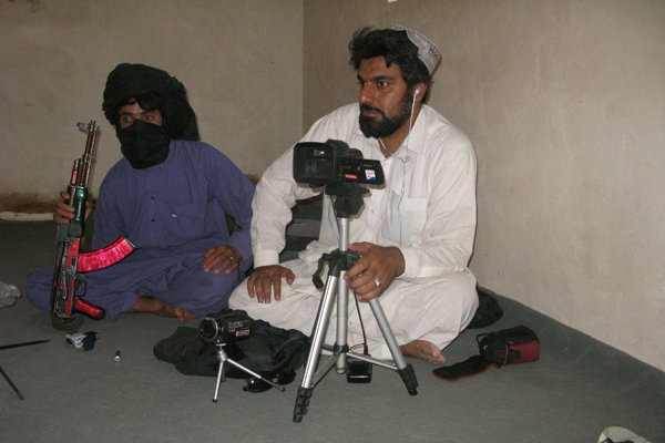 مستند «تنها میان طالبان» در سینما روایت نقد می‌شود