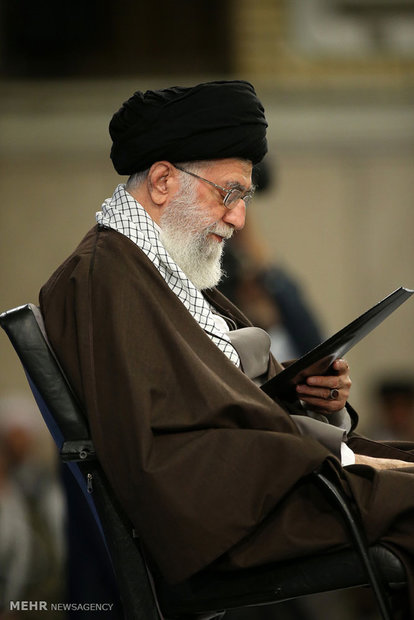 لقاء الآلاف من قادة قوات التعبئة مع قائد الثورة الاسلامية