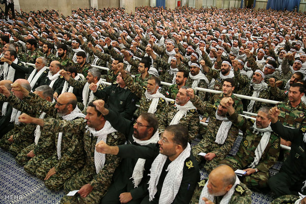 لقاء الآلاف من قادة قوات التعبئة مع قائد الثورة الاسلامية