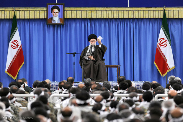 لقاء الآلاف من قادة قوات التعبئة مع قائد الثورة الاسلاميةمعظم انقلاب