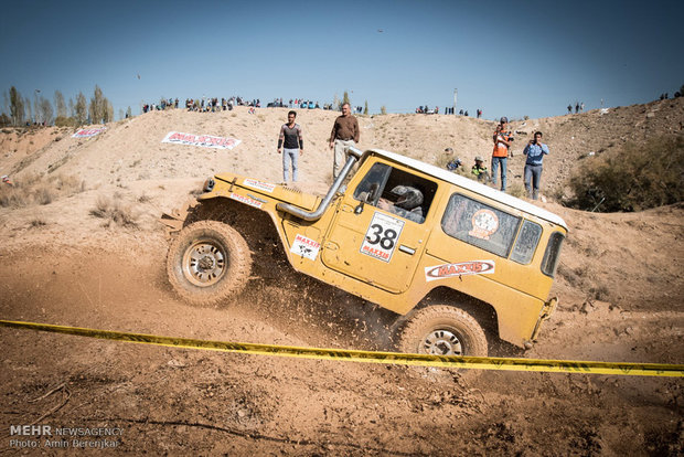 Off-road car rally in Shiraz