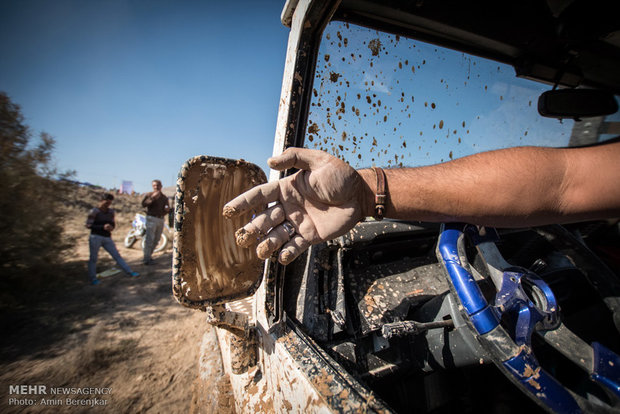 Off-road car rally in Shiraz