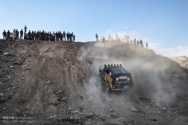 Off-road car rally in Shiraz