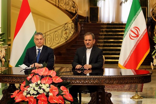 Iran, Hungary ink 8 coop. documents