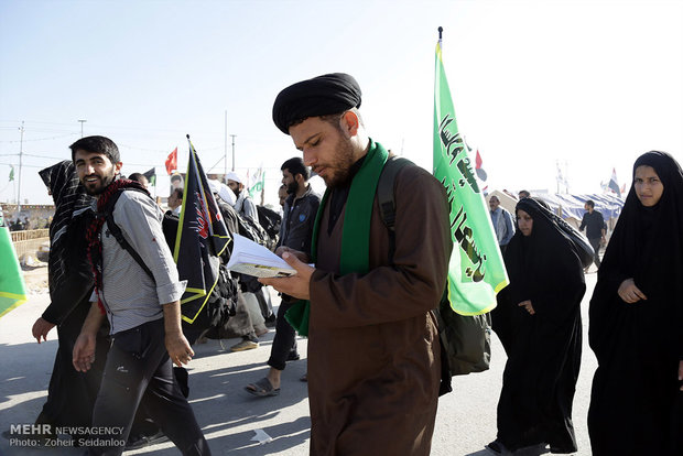 Massive march for Arbaeen Hosseini - 4