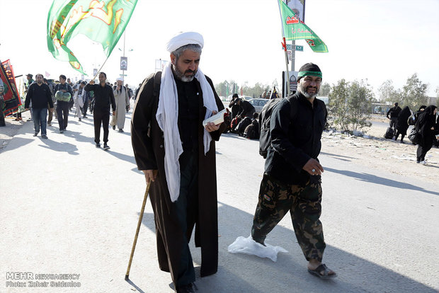 Massive march for Arbaeen Hosseini - 4