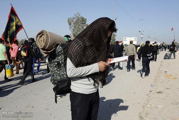 Massive march for Arbaeen Hosseini - 4