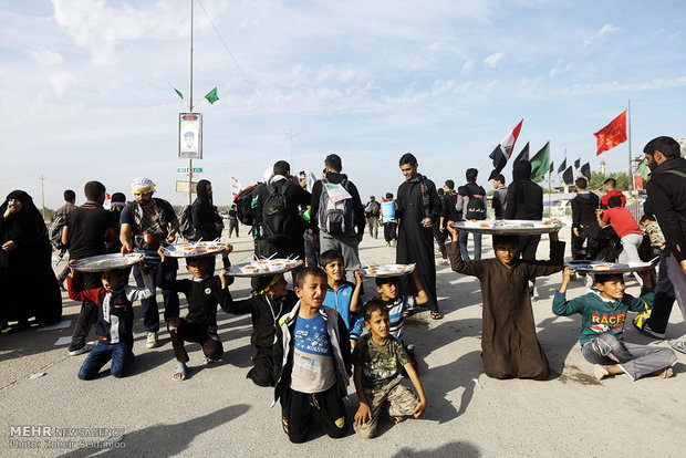 Massive march for Arbaeen Hosseini - 4