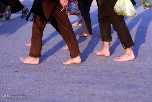 Massive march for Arbaeen Hosseini - 4