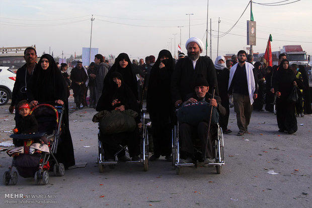 Massive march for Arbaeen Hosseini - 4